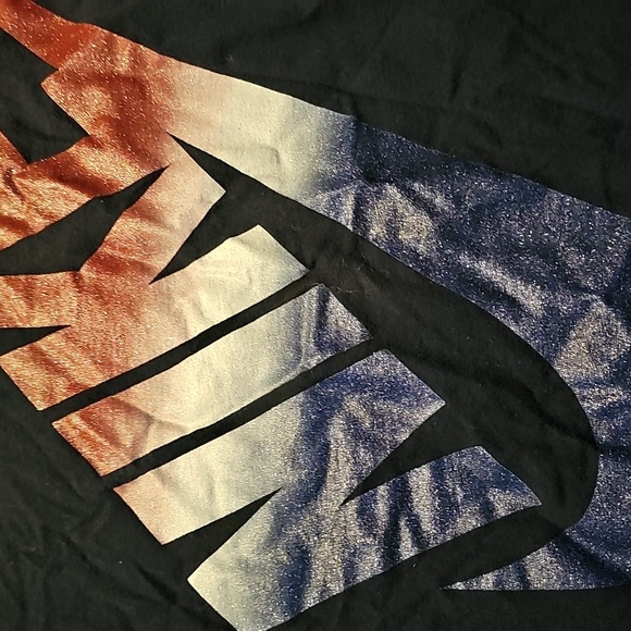 Nike - Picture 2 of 3